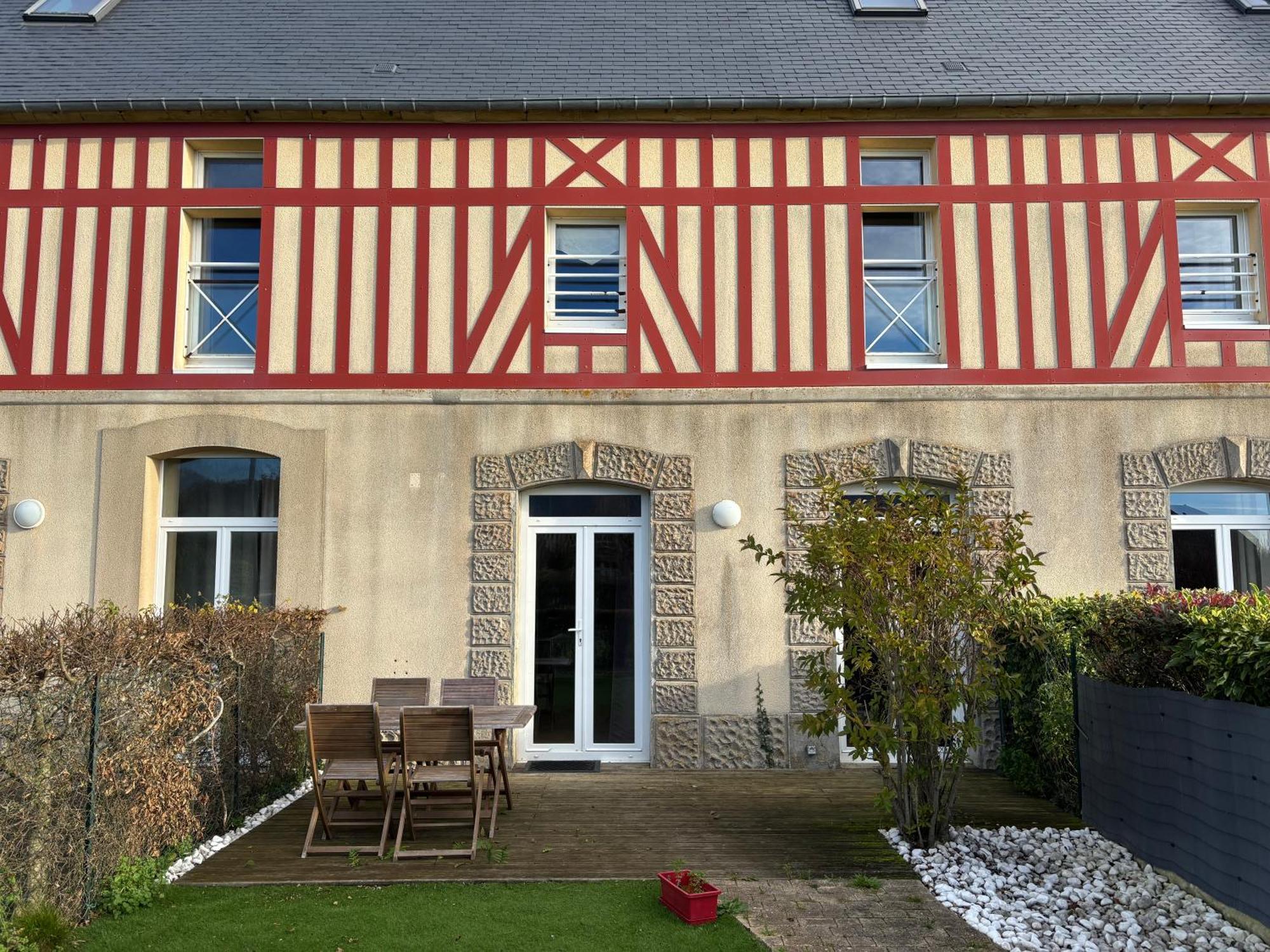 Les Douves Duplex 5 Personnes Lumineux Avec Jardin Et Terrasse Amenagee , Vue Sur Chateau A 5Mn De La Mer, Proche Omaha Beach Et Bayeux Commes Ngoại thất bức ảnh